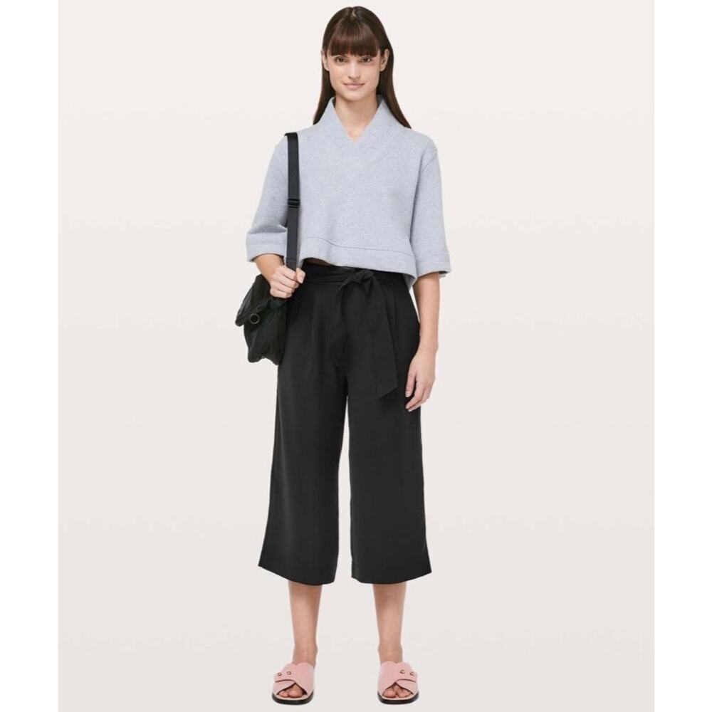 Lululemon Noir Crop
Black Style‎ Number: W6AYAS size 2